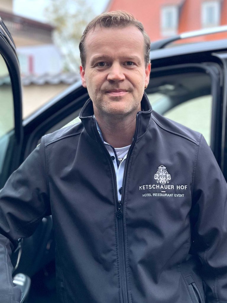Markus Krämer, Chauffeur des Genusshotels Ketschauer Hof in Deidesheim/ Pfalz.
