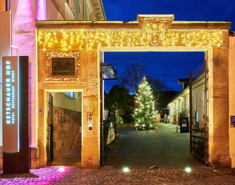 Weihnachtstimmung im Genussresort Ketschauer Hof in Deidesheim, Pfalz