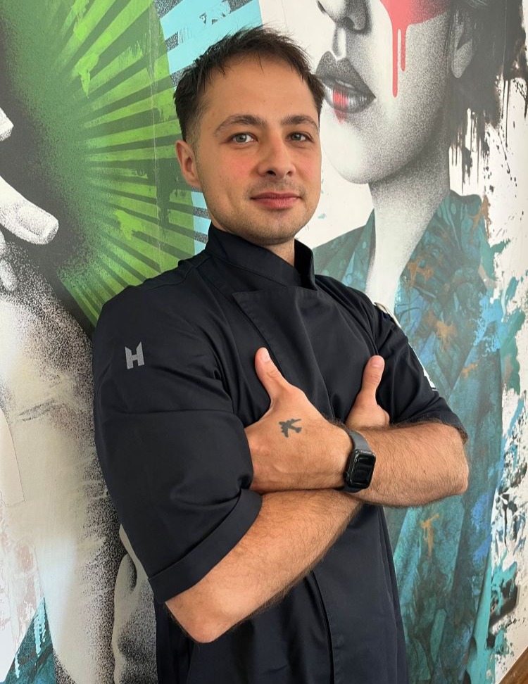 Yehor Mashyrov, Chef de Partie im Restaurant Sushi B. - Outlet des Genussresorts Ketschauf Hof in Deidesheim/ Pfalz